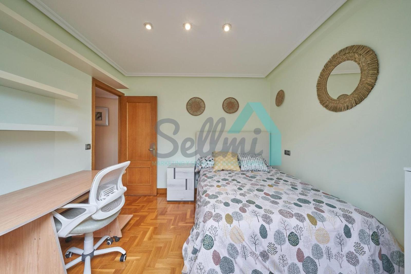 Apartment Atico Salesas